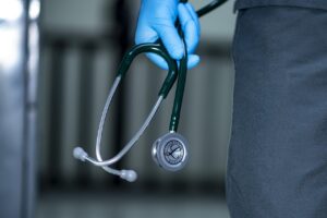 美顔器に関する医師のコメントを監修依頼する方法は？