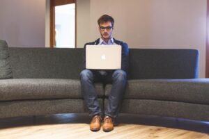 美顔器を企業が導入する際の福利厚生のメリットとは？