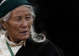 目元若返りのための効果的な方法は？